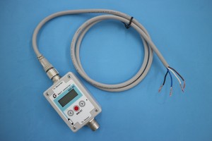 スマート水位計のコンバータ(変換器)の標準のコネクタ型 水圧変換器の外観