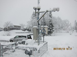 レーザー積雪計の降雪時の雪の付着と積雪状態