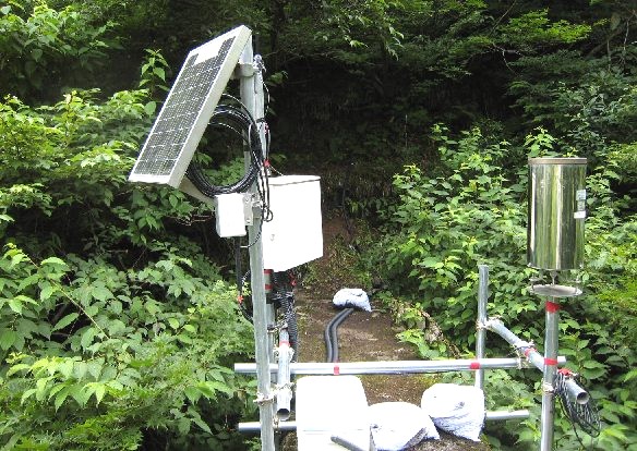 太陽電池で動く気象観測システム