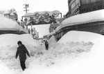 38豪雪：雪に埋もれた繁華街